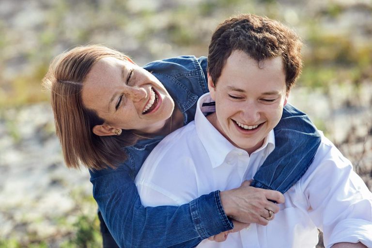 10 creative ideas for engagement photo session