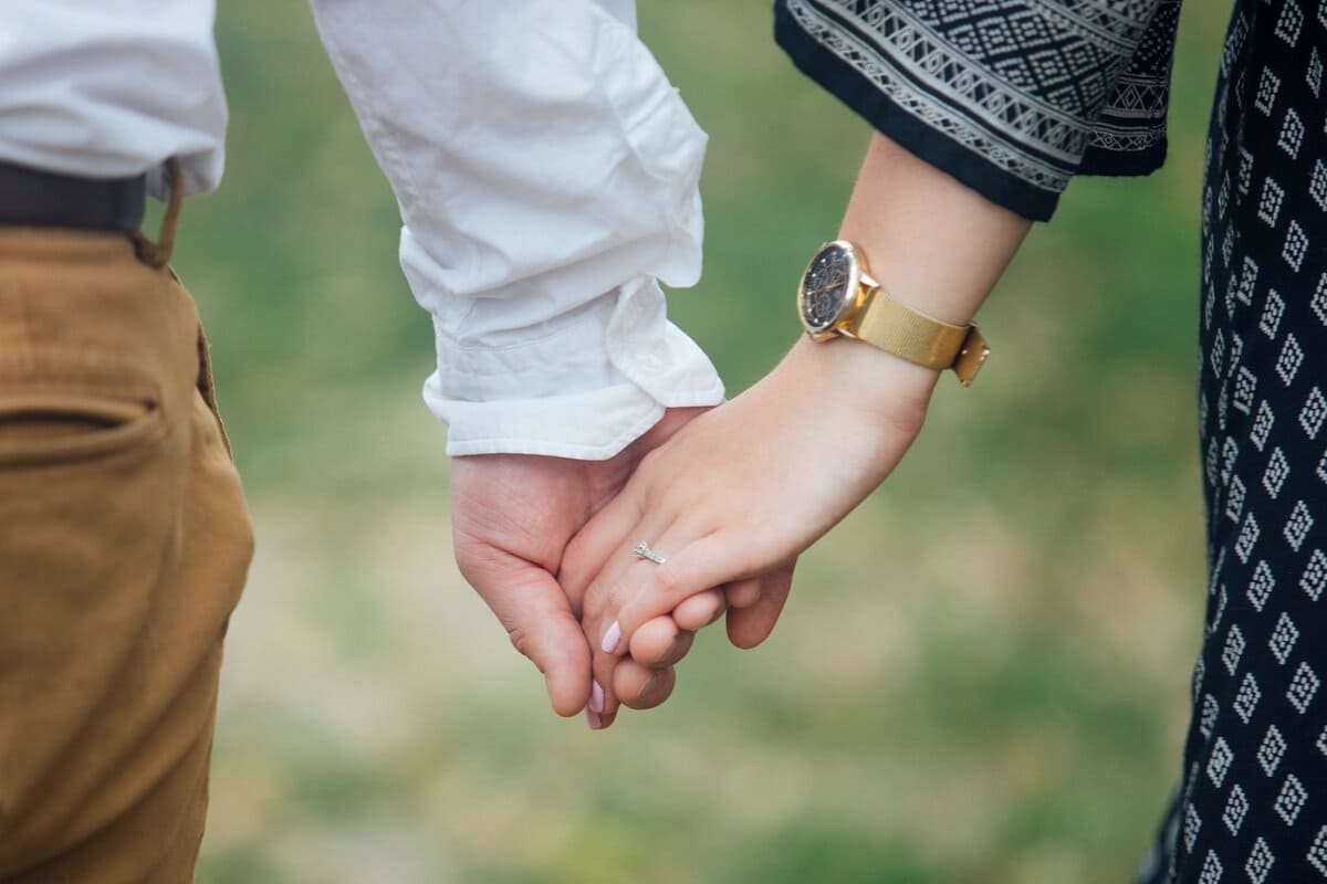 white point garden engagement photo session