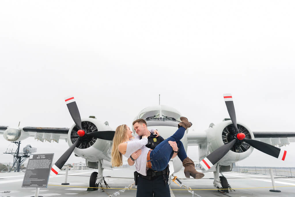 charleston engagement photographers at patriots point