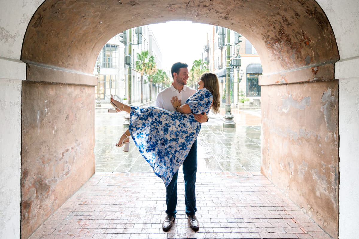 charleston outdoor photo session arch