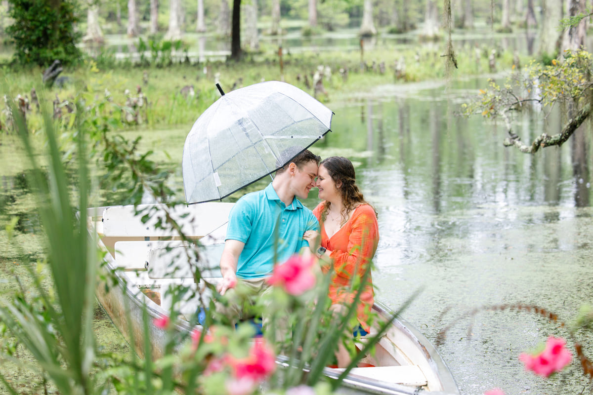 charleston outdoor photo session in a boat