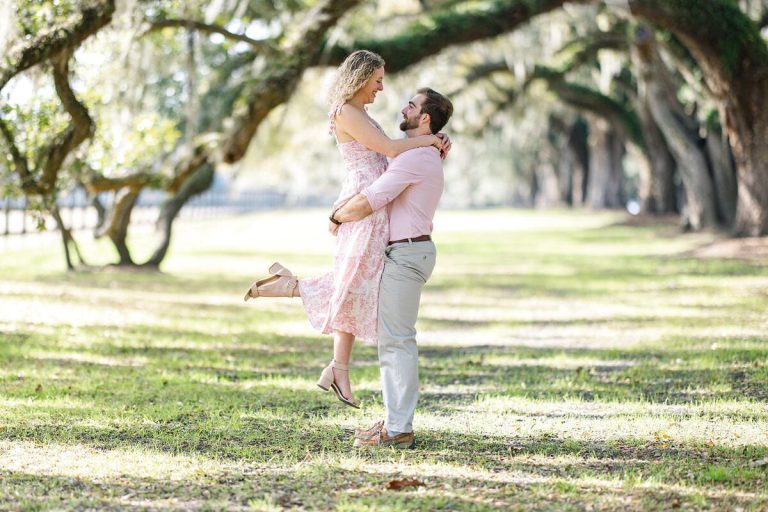 What to Wear for Your Engagement Photo Session – Tips from a Charleston Engagement Photographer