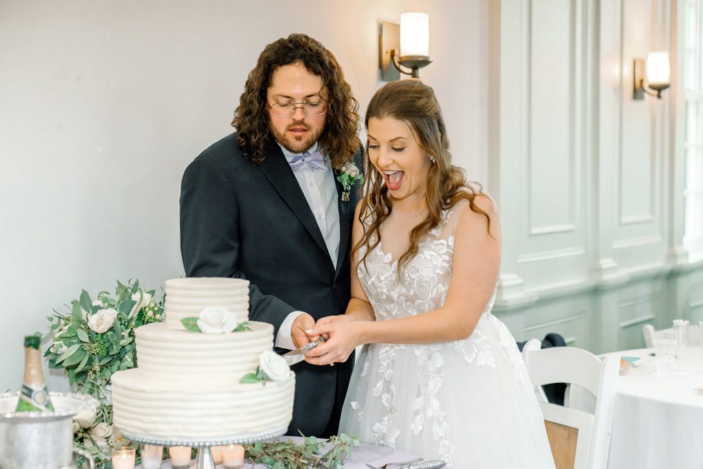 professional wedding photographer at I’On Chapel