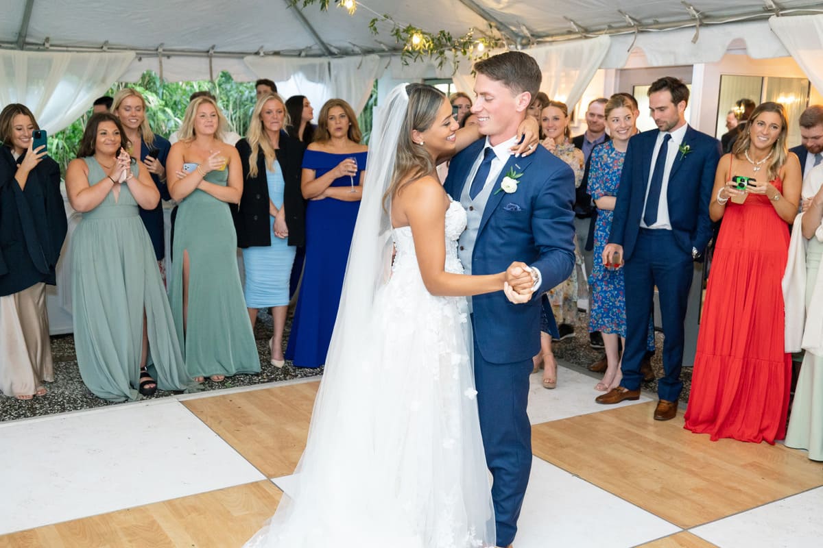 charleston wedding couple first dance