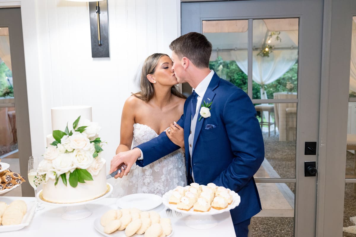 wedding cake carriage house