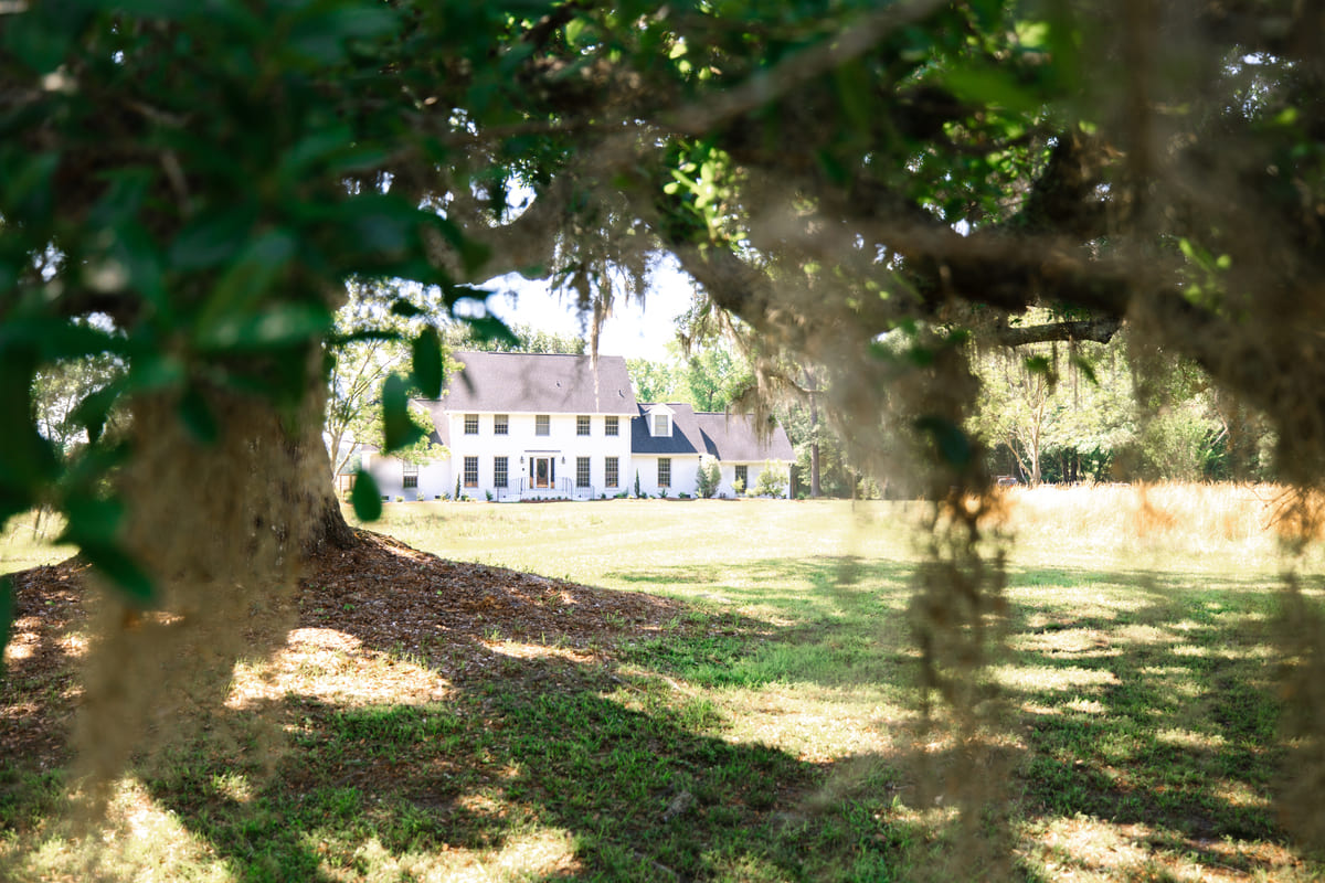 Pine creek wedding venue under the tree