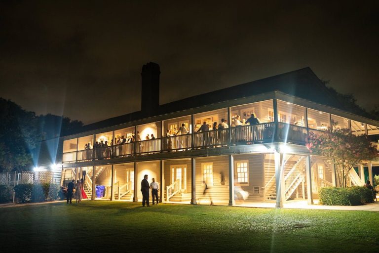 Boone Hall Plantation and Gardens Wedding Photography: a Guide from Mount Pleasant photographers