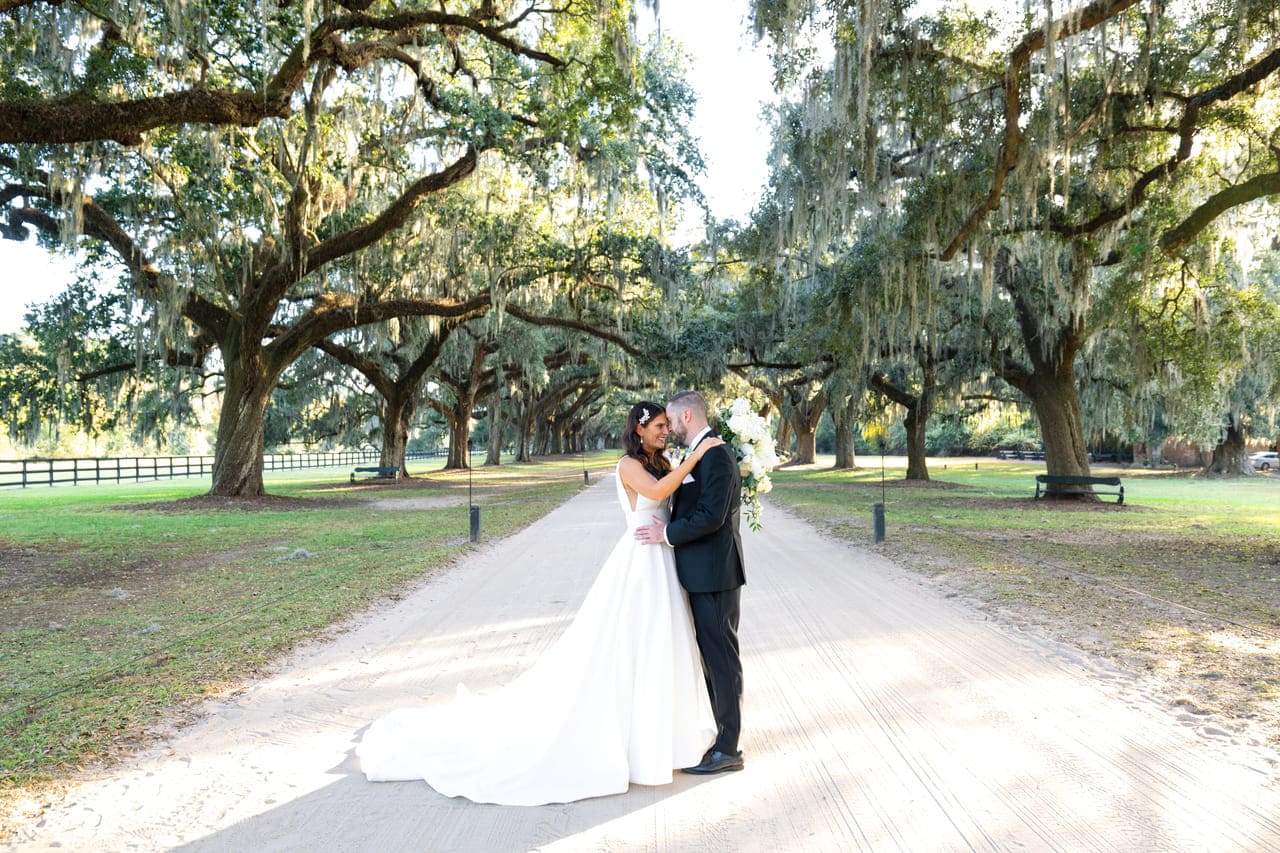 boone hall oaks avenue sunny couple portrait