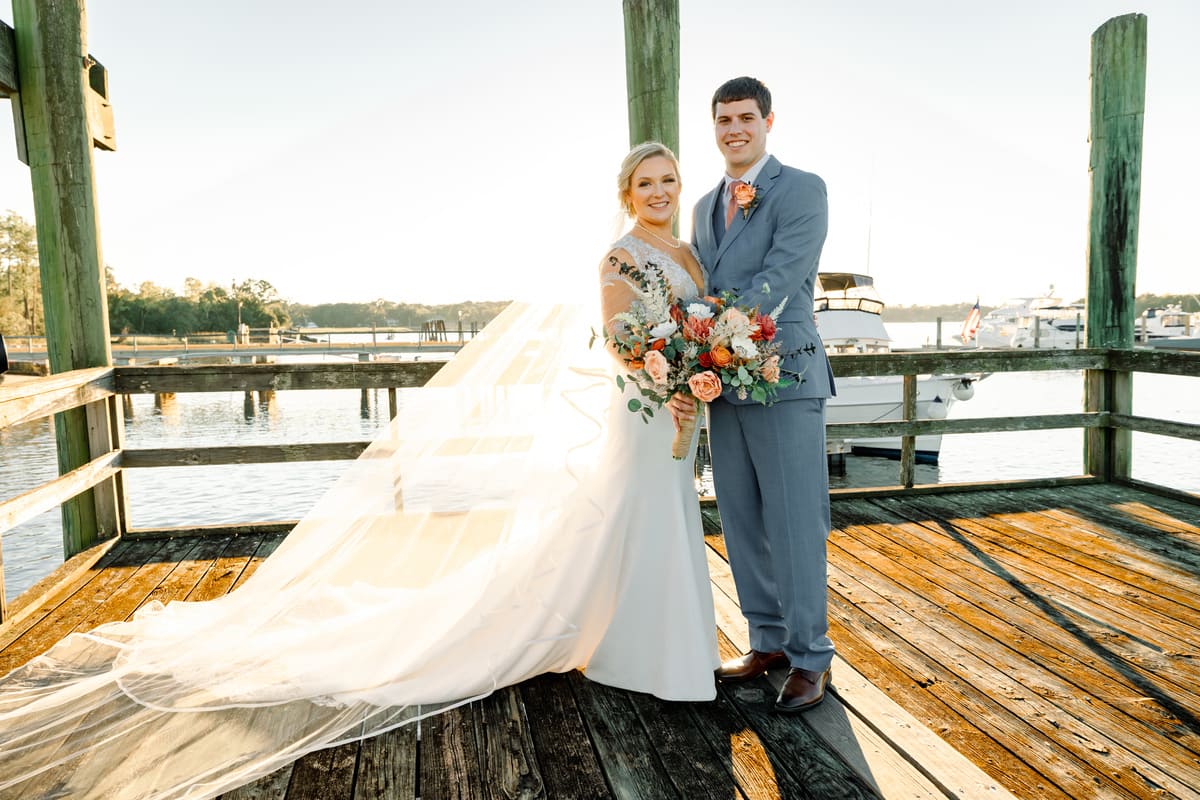 Island House wedding venue outdoor portraits