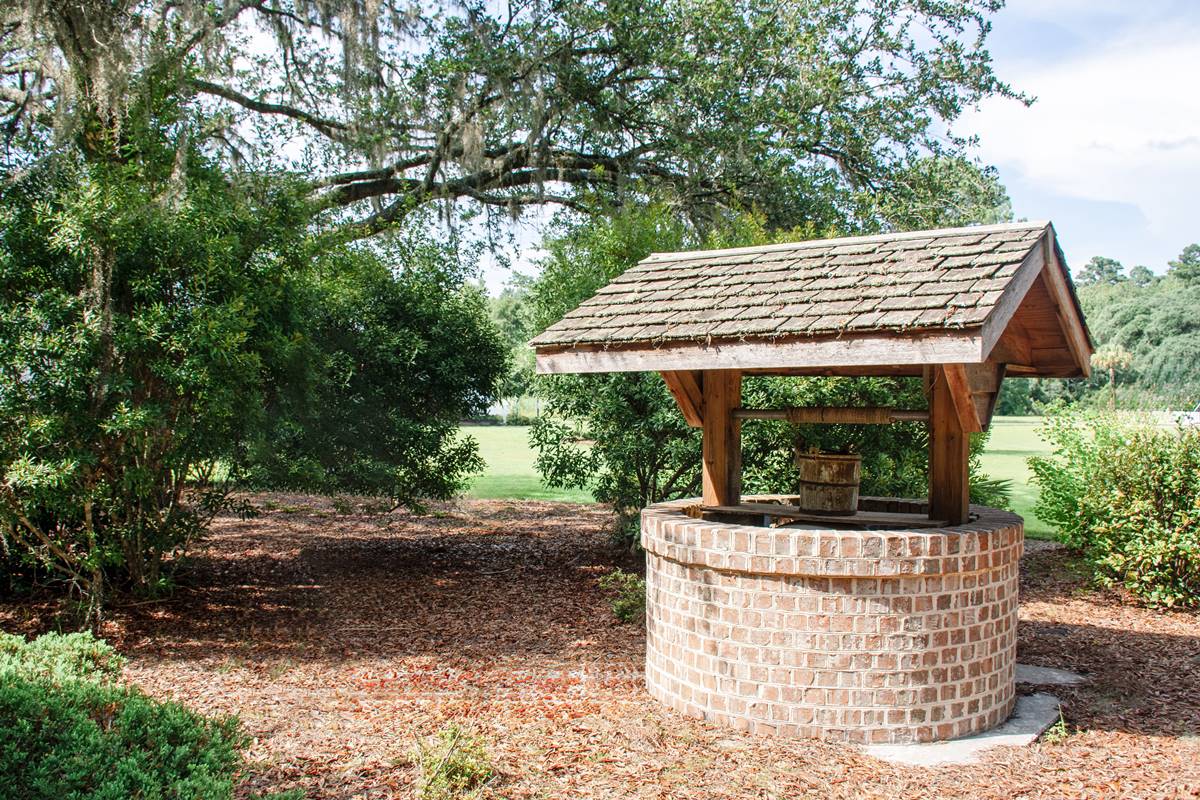 Lovegrove estate wedding venue wishing well