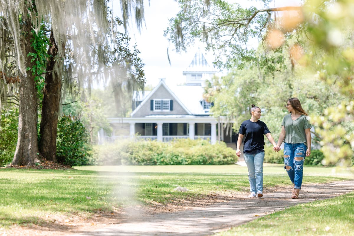 emily megan engagement session charleston magnolia plantation