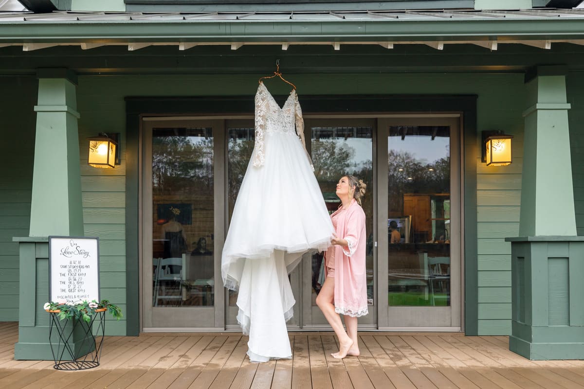 the Lake House at Bulow wedding venue bridal session