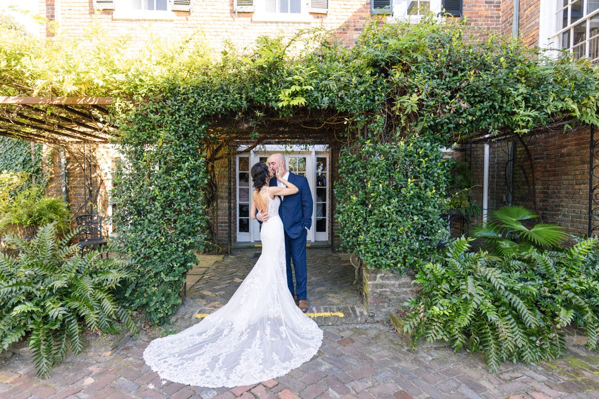 boone hall couple first look charleston photography