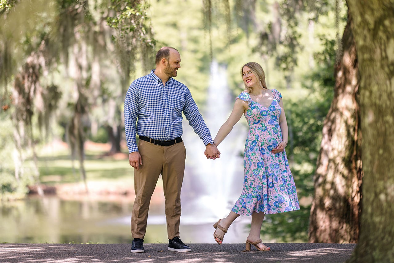 professional photographer maternity photo session at Charles Towne Landing