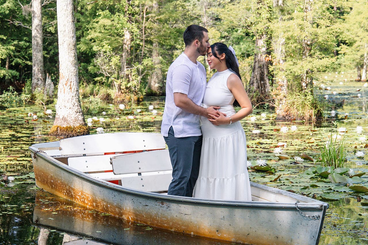 professional photographer maternity photo session at Cypress Garden