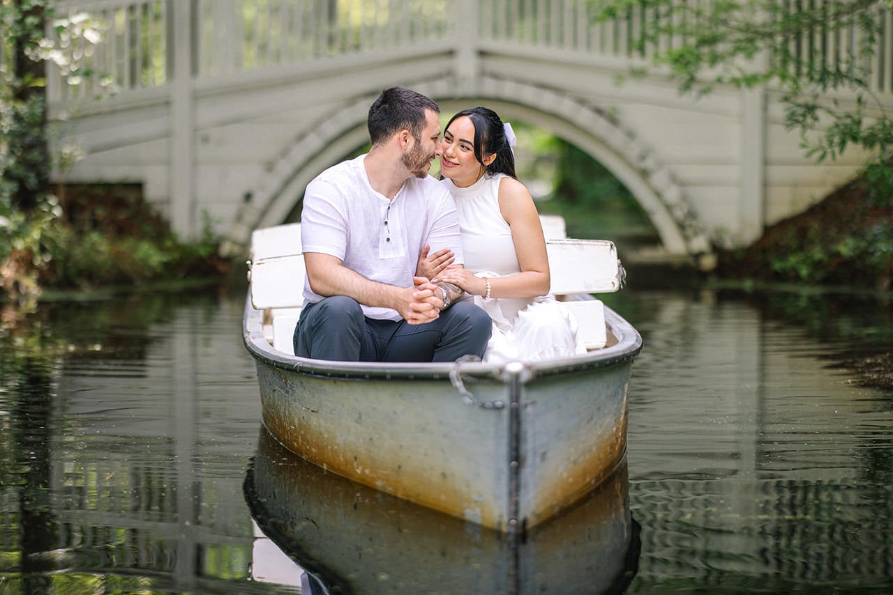 professional photographer maternity photo session at Cypress Garden