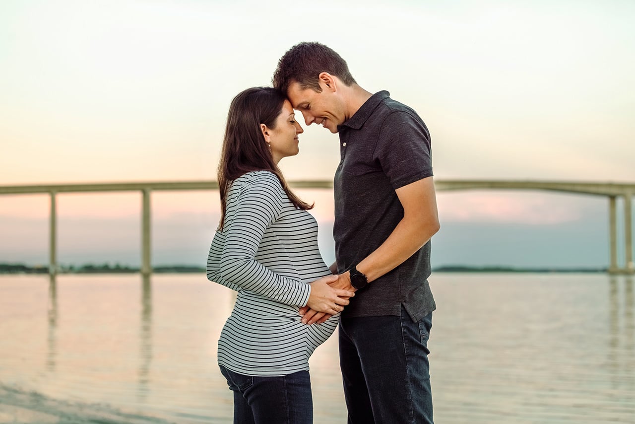 professional photographer maternity photo session at Daniel island