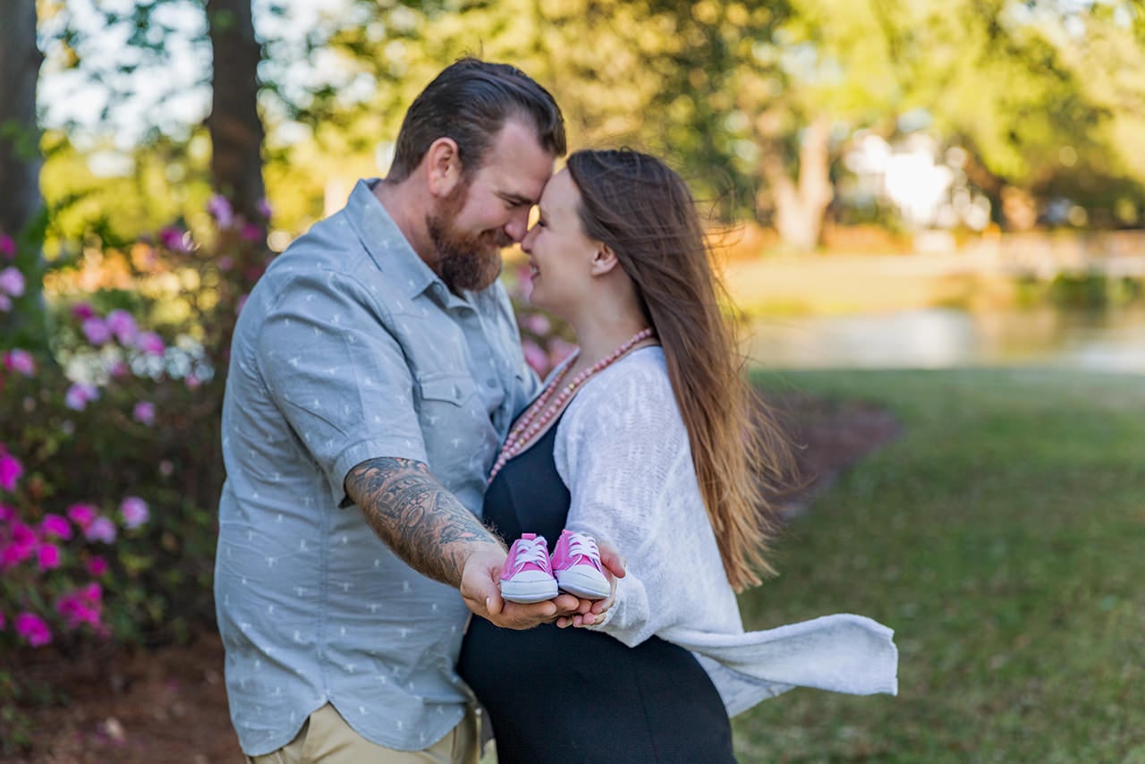 professional photographer maternity photo session at Daniel island