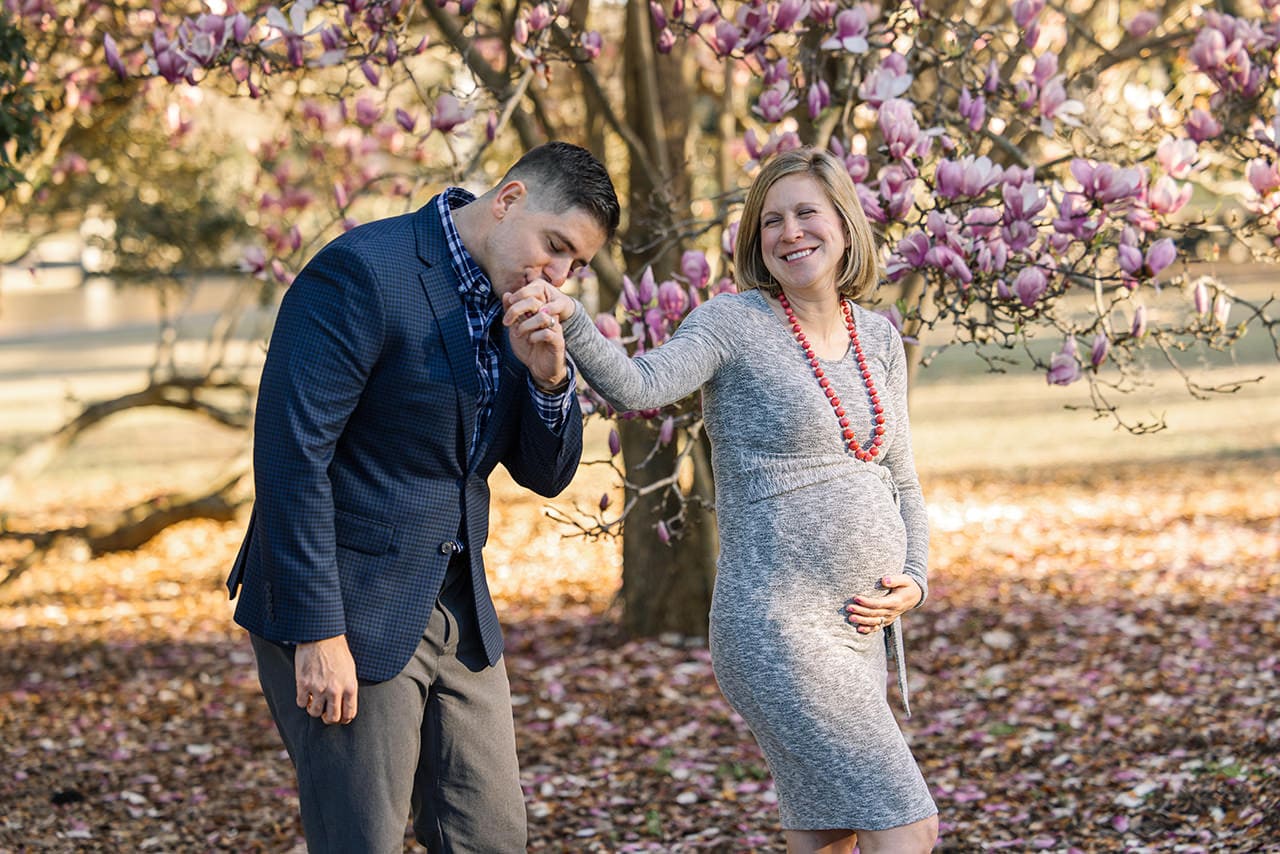 professional photographer maternity photo session at Hampton Park