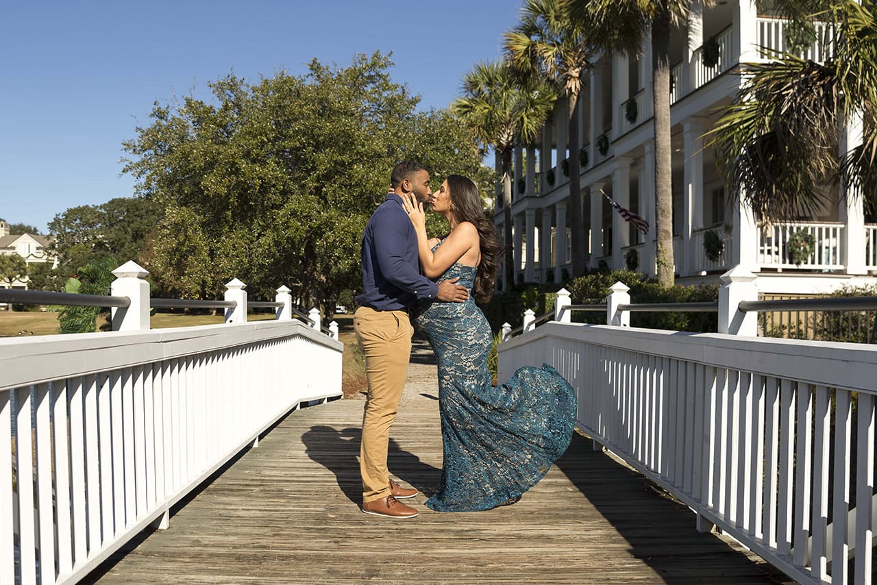 professional photographer maternity photo session at IOn Avant Garden Park