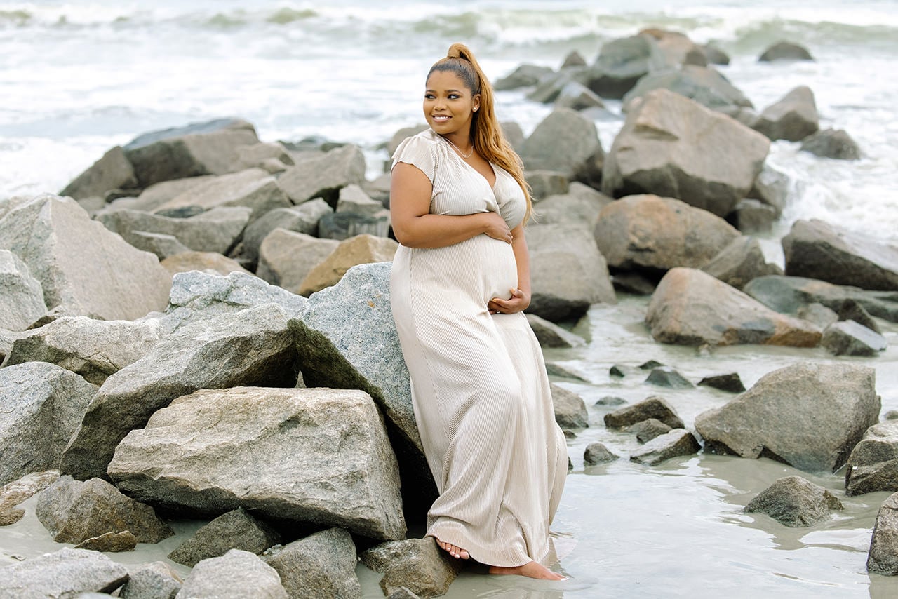 Professional photographer maternity photo session at Isle of Palms