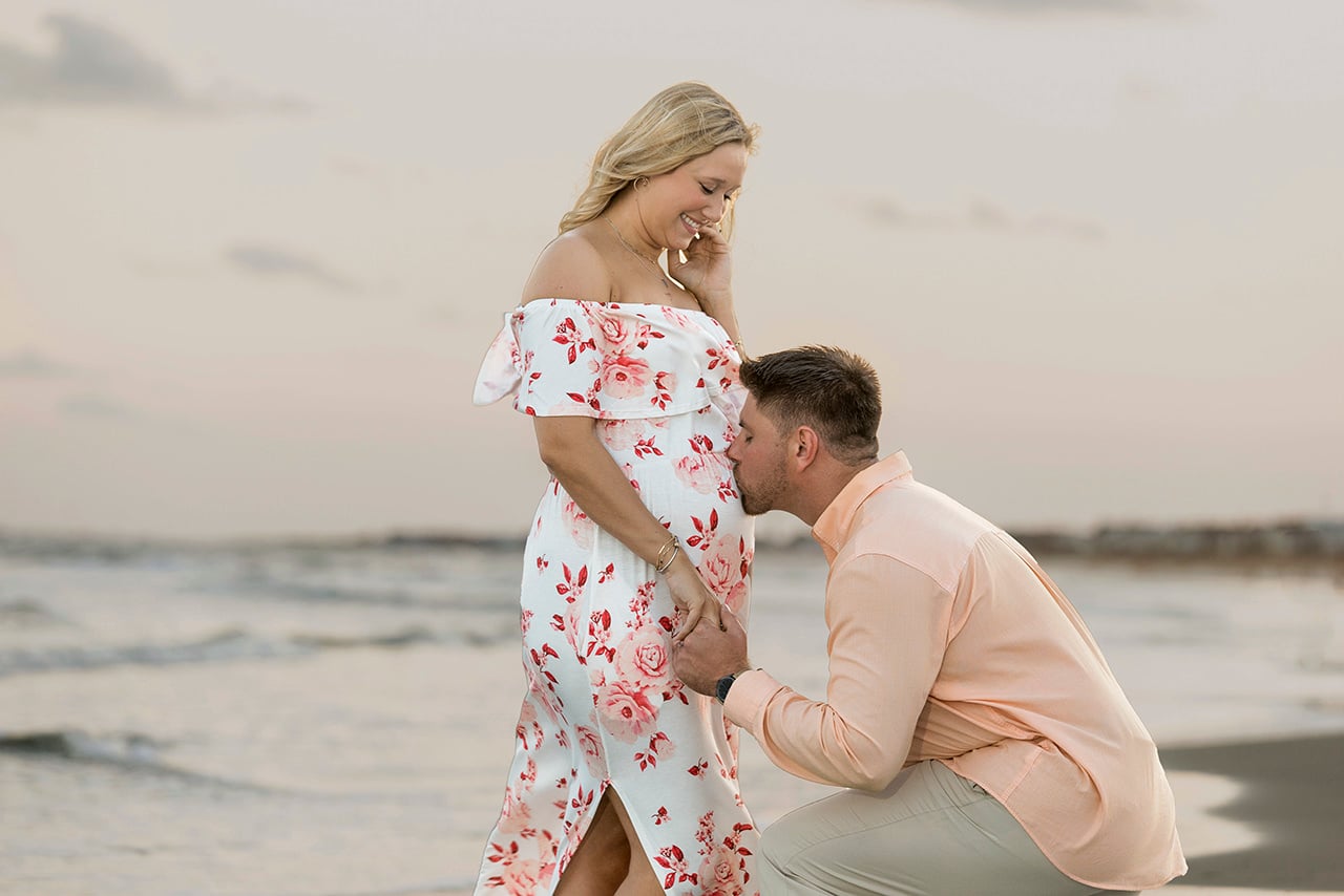 Professional photographer maternity photo session at Isle of Palms
