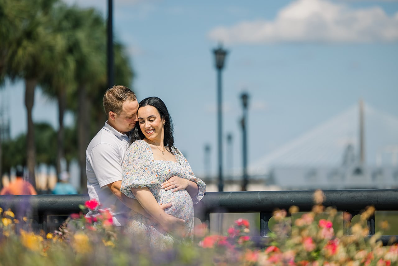 professional photographer maternity photo session at Waterfront Park