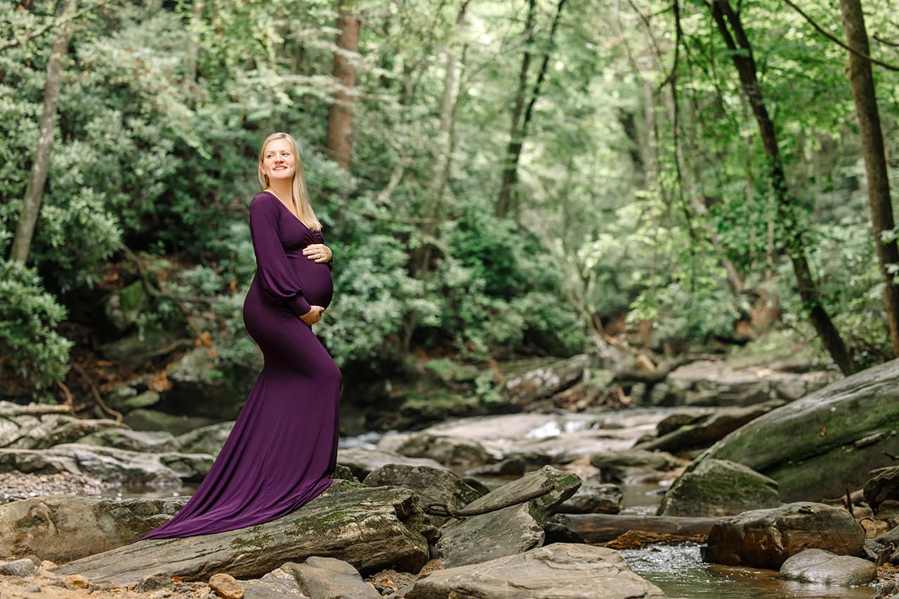 Professional photographer maternity photo session