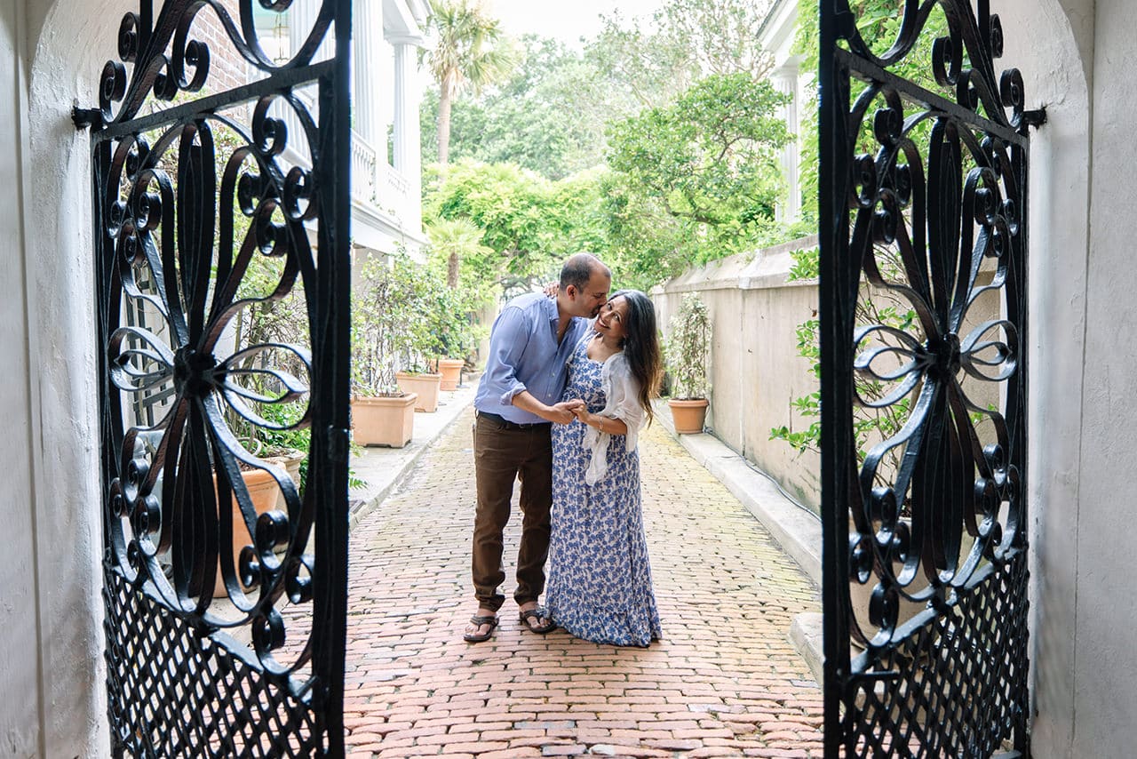 charleston anniversary photo session at 52 chapel st