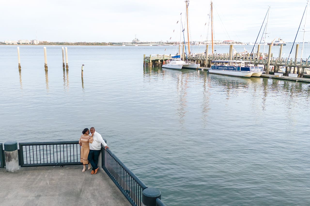 charleston anniversary photo session at Aquarium Wharf