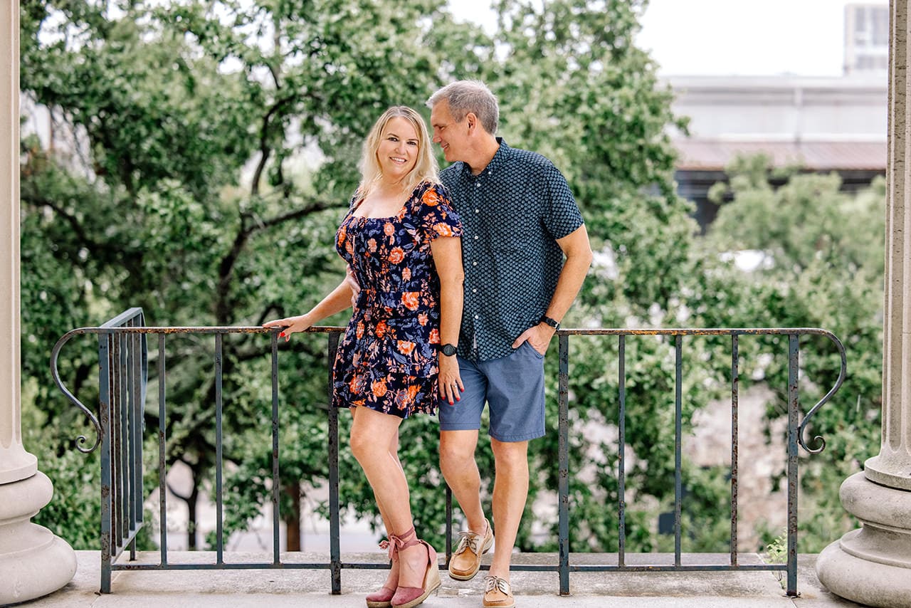 charleston anniversary photo session at Custom house