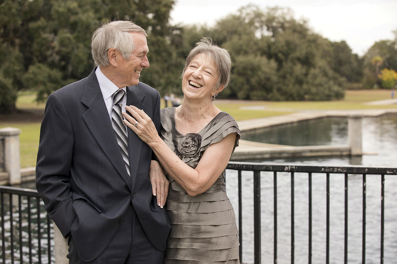 charleston anniversary photo session at Hampton Park