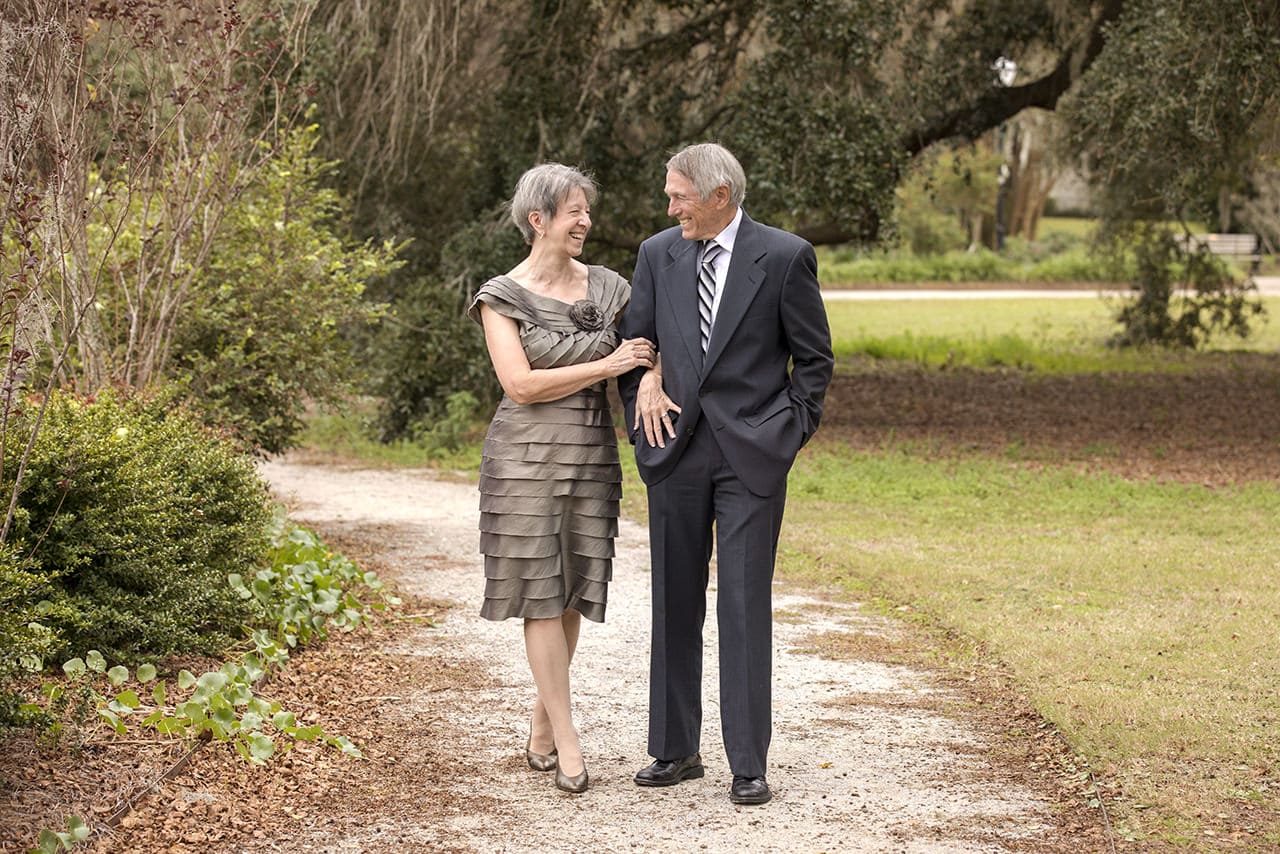 charleston anniversary photo session at Hampton Park