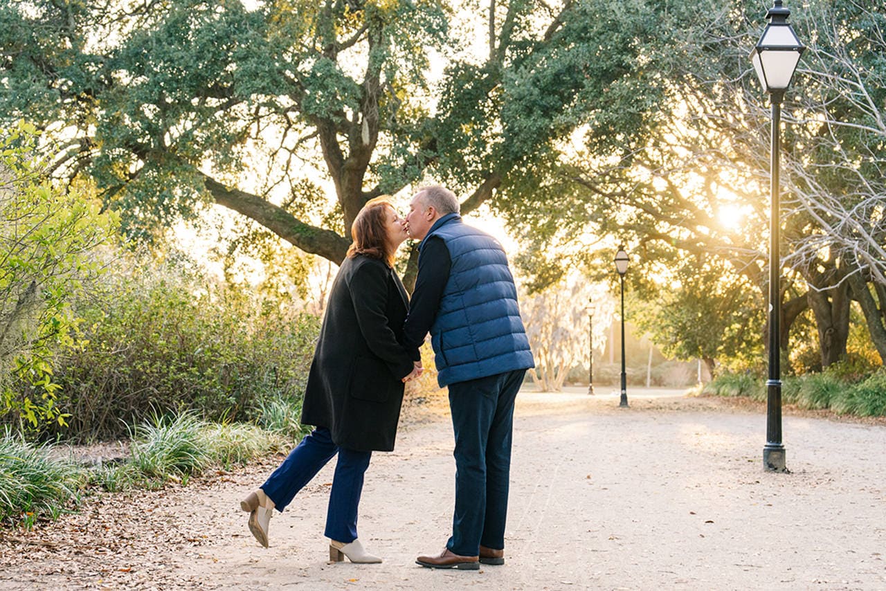 charleston anniversary photo session at Hampton Park