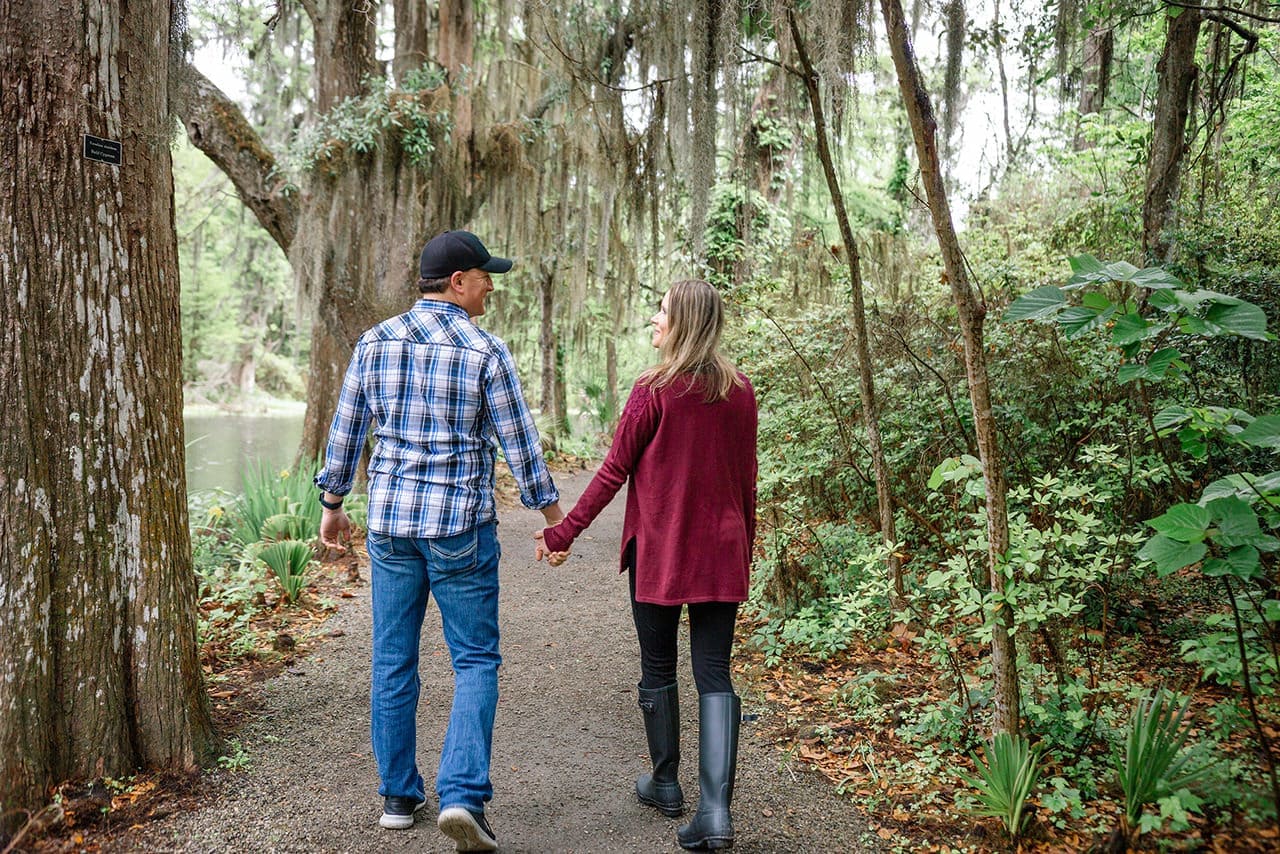 charleston anniversary photo session at Magnolia Plantation