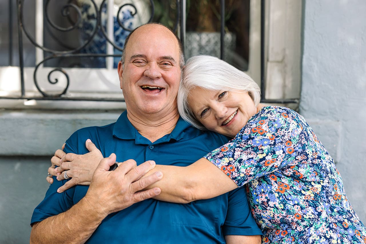 charleston anniversary photo session at Rainbow Row
