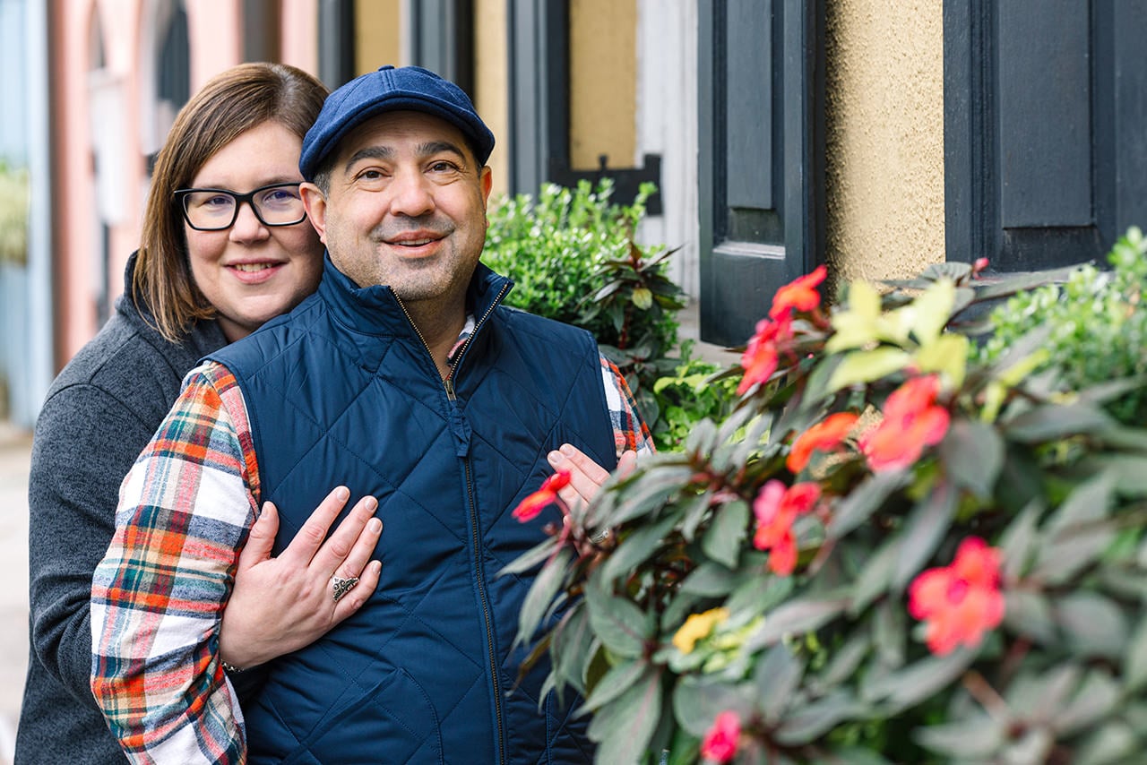 charleston anniversary photo session at Rainbow Row