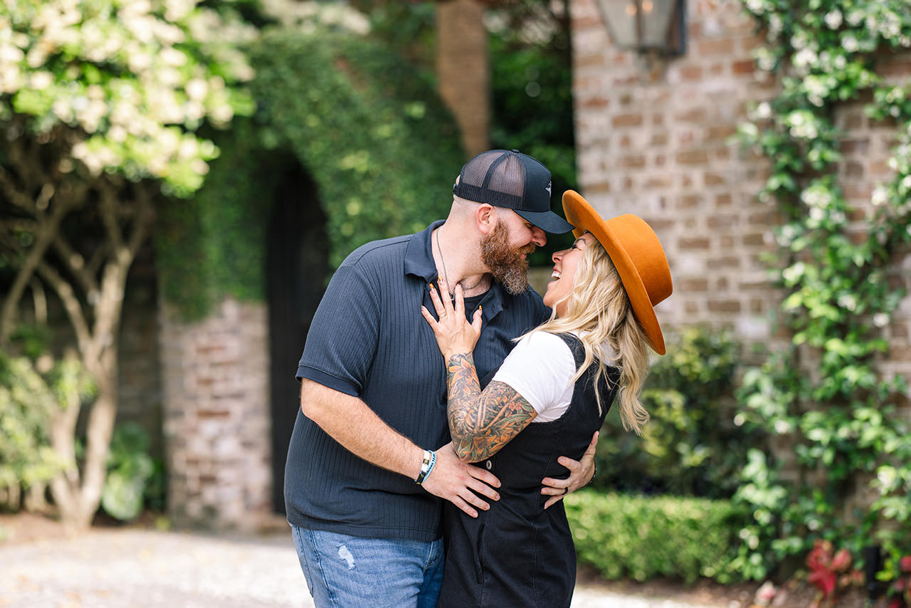 charleston anniversary photo session at Rainbow Row