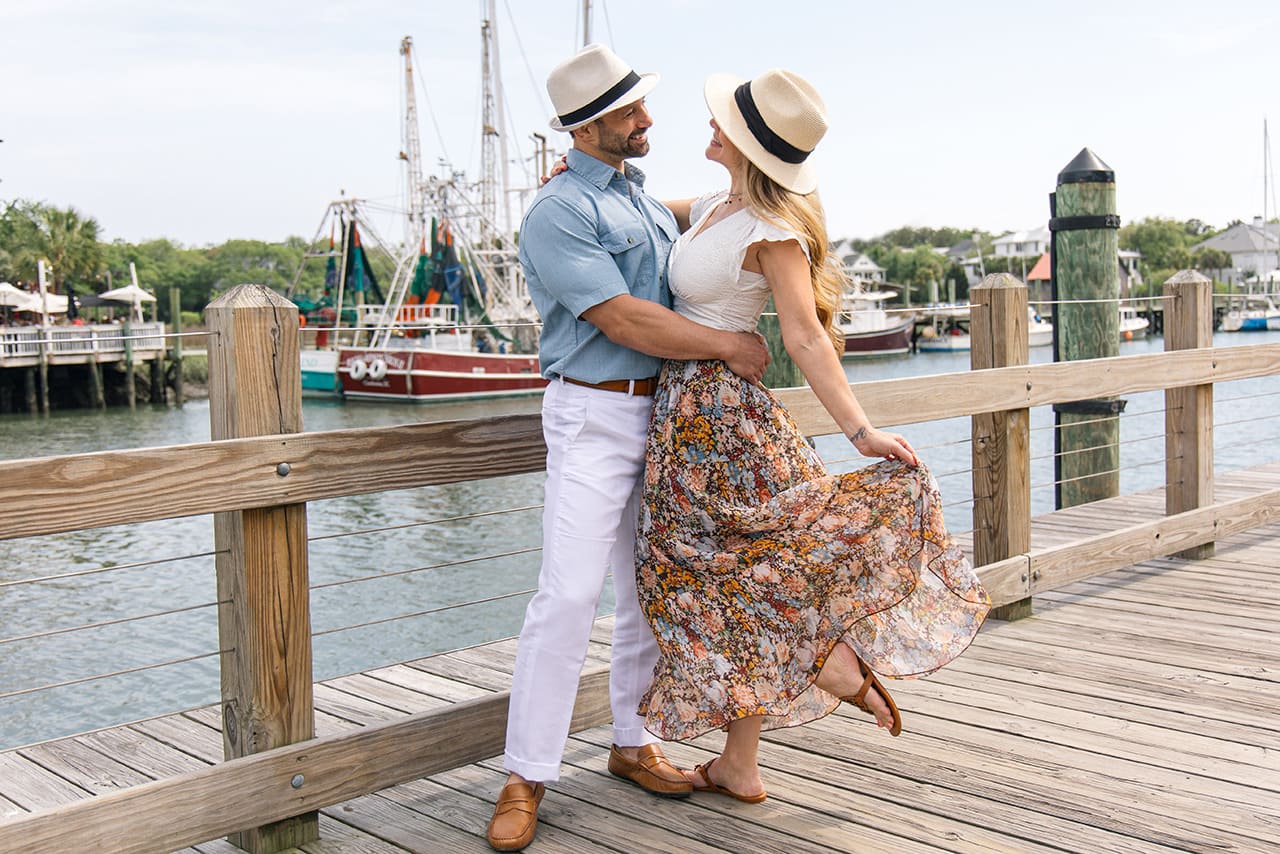 charleston anniversary photo session at Shem Creek