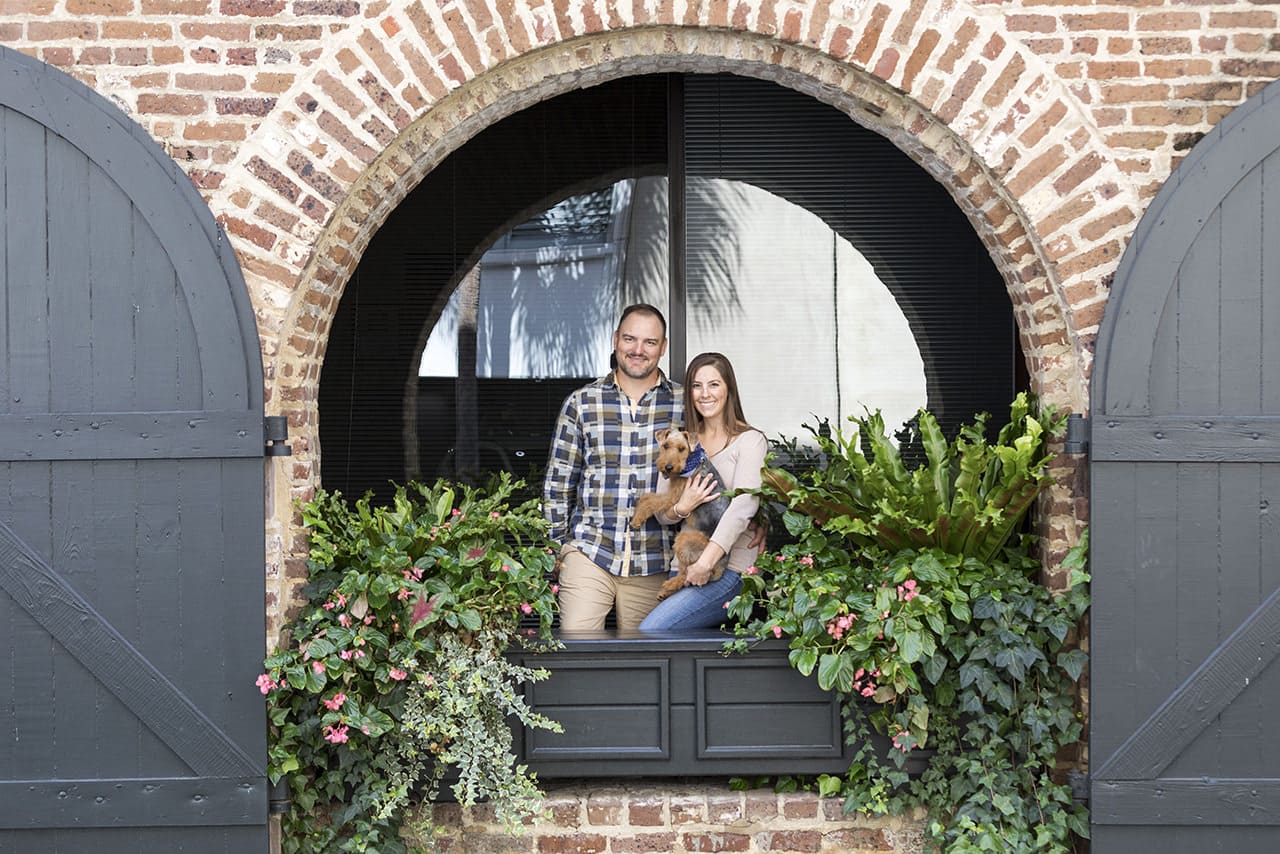 charleston anniversary photo session at Waterfront Park