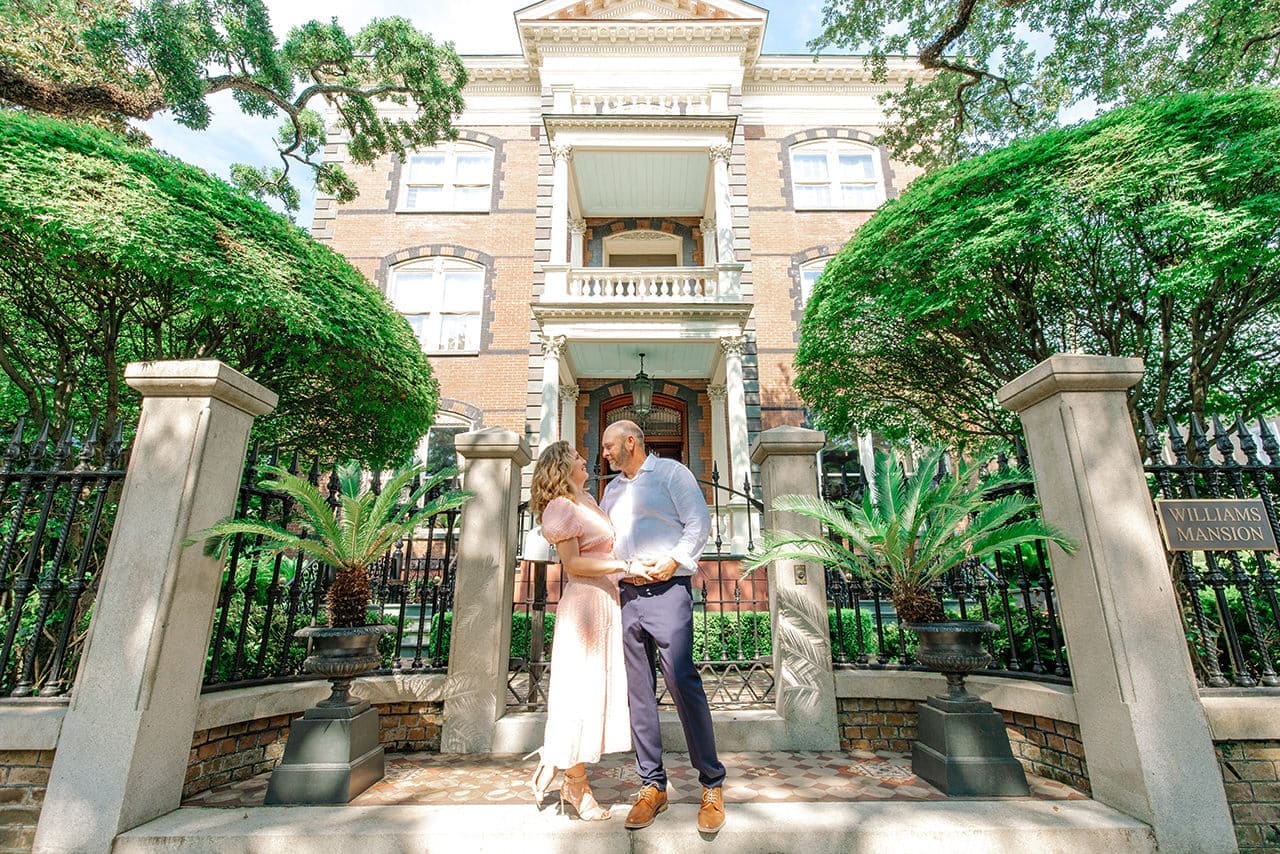 charleston anniversary photo session at white point garden