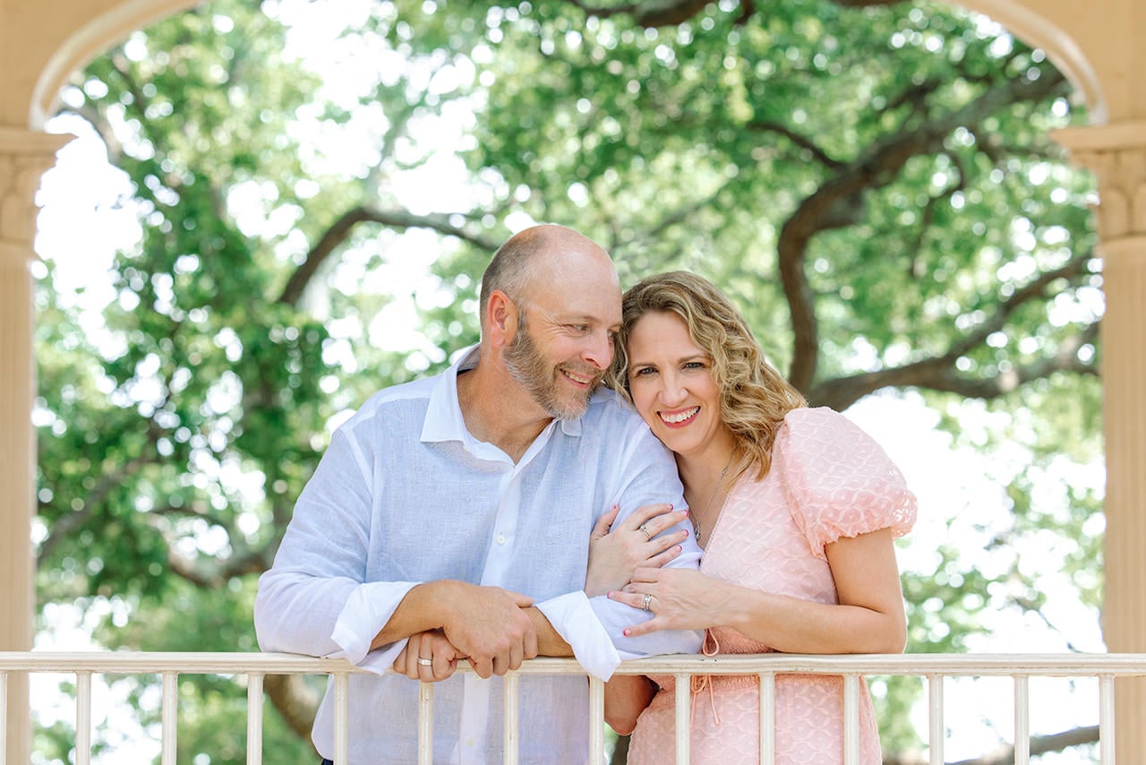 charleston anniversary photo session at white point garden