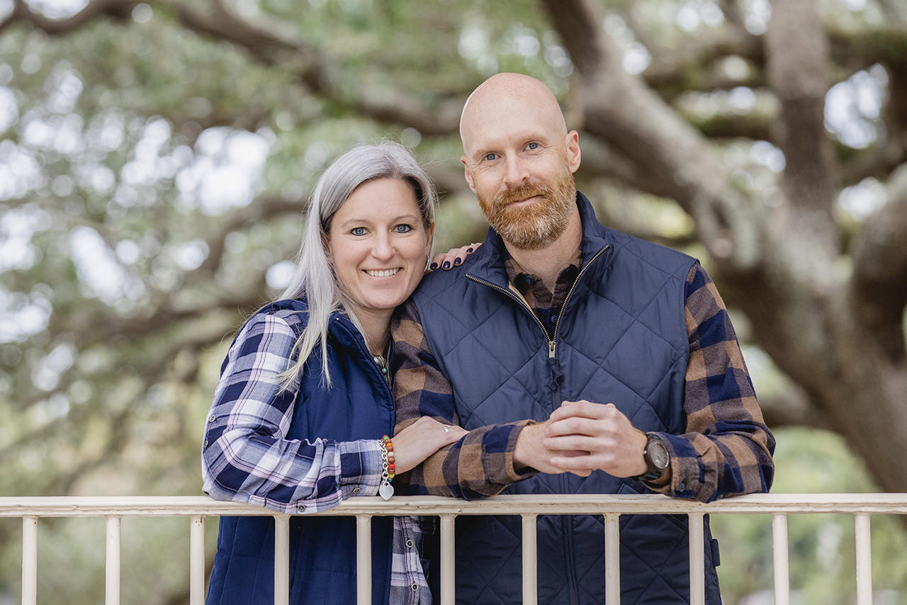 charleston anniversary photo session at white point garden