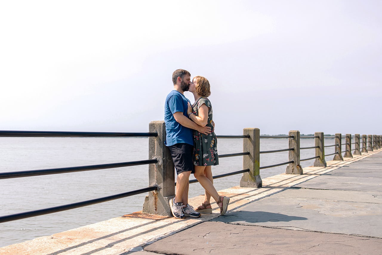 charleston anniversary photo session at white point garden