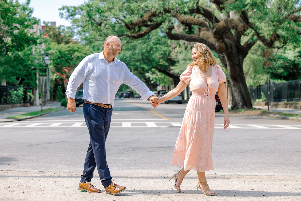 charleston anniversary photo session at white point garden
