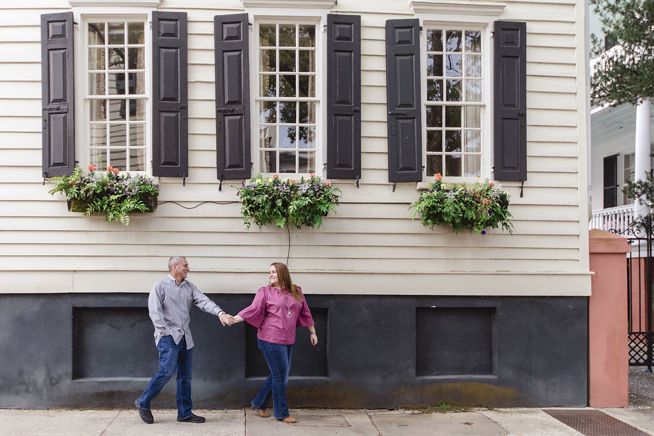 charleston anniversary photo session at white point garden