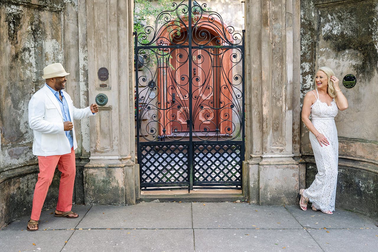charleston anniversary photo session at white point garden