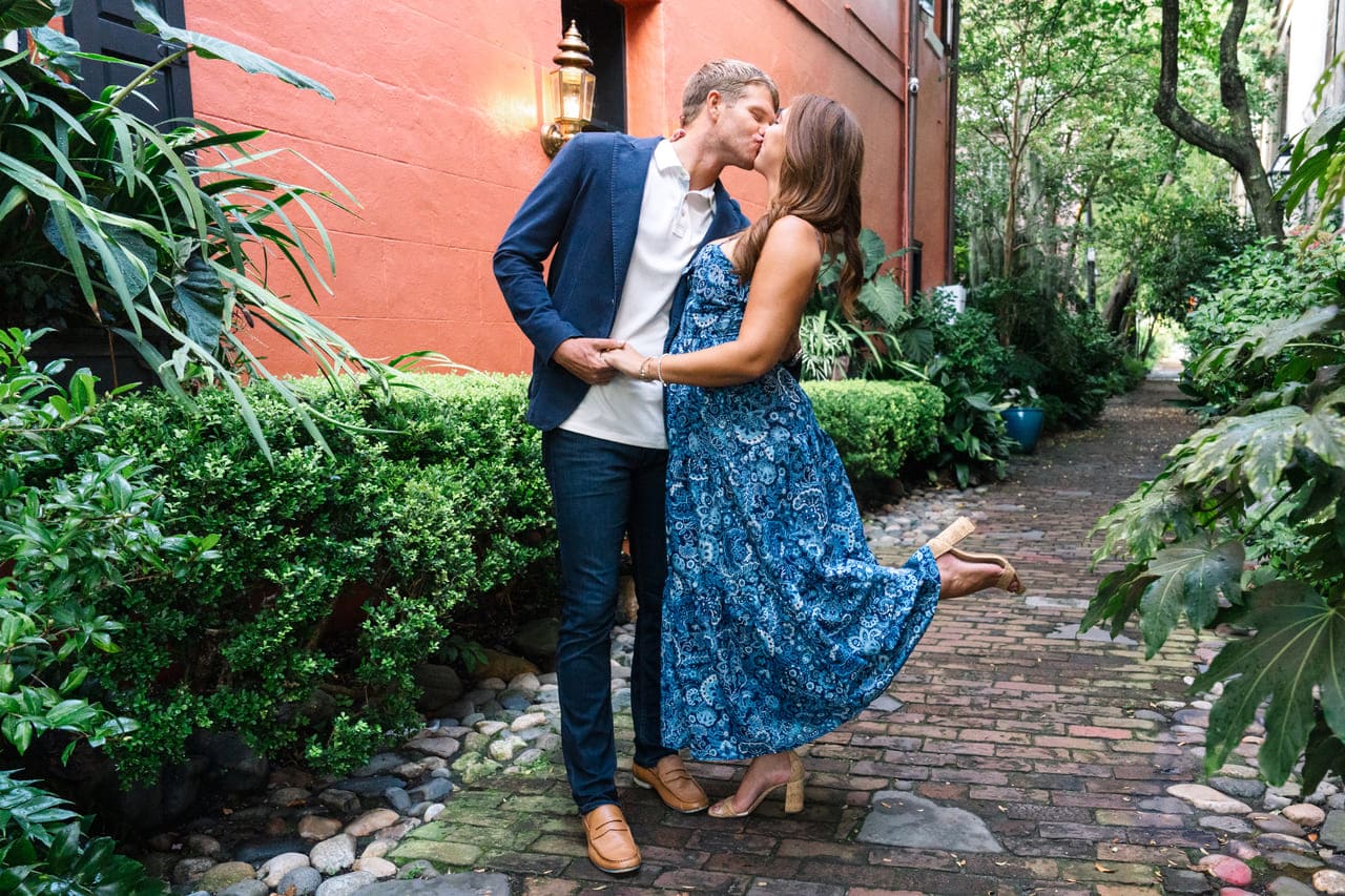 philadelphia alley proposal photographer cobblestone alley