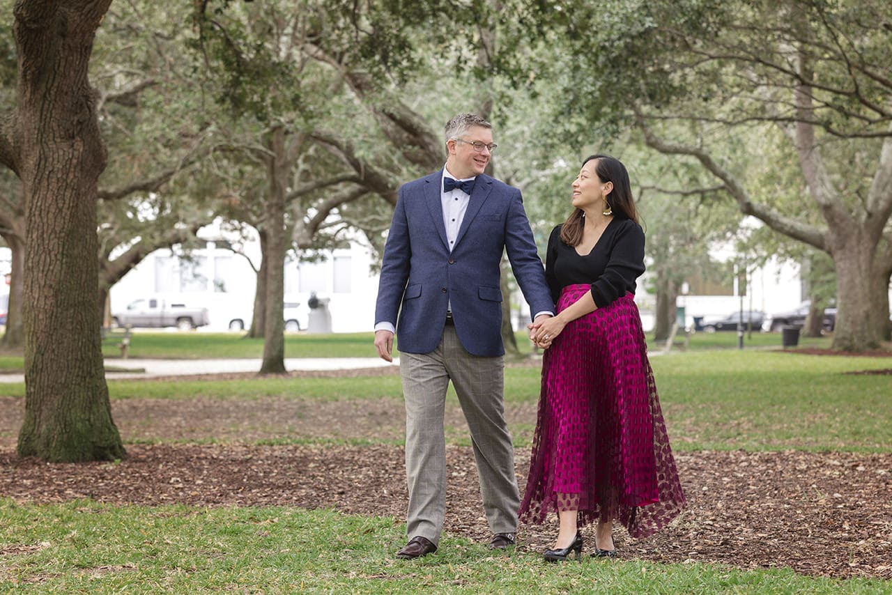 professional photographer maternity photo session at White Point Gardens