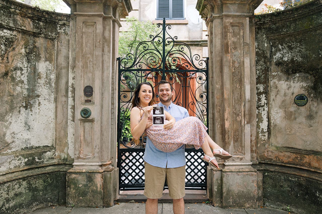 professional photographer maternity photo session at White Point Gardens